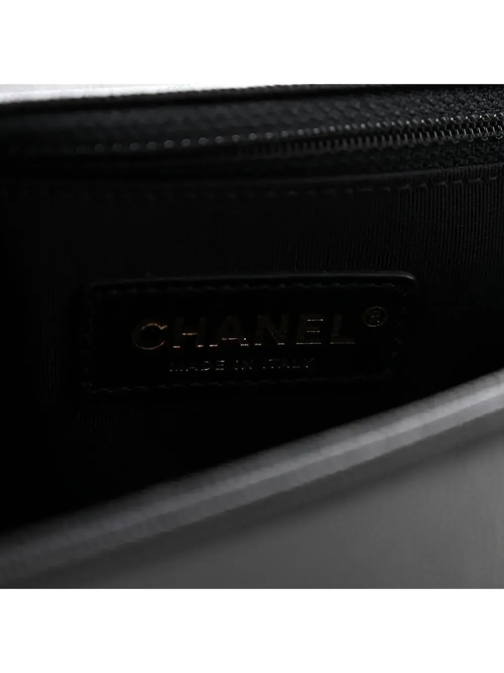 Chanel Caviar Quilted New Medium Boy #321984C38B
